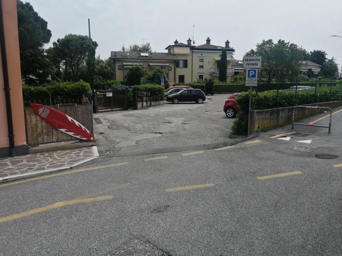 Appartamento A Peschiera Del Garda Con Piscina Extérieur photo
